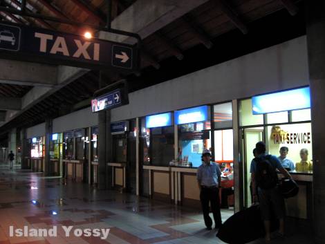 バリ島 空港タクシー カウンター