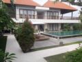 6 BDR Amazing Villa Canggu ホテル詳細