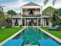 3 Bed Beachfront Villa with Garden in near Sanur ホテル詳細