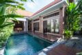 3BR & Private Pool villa 5min away from Seminyak ホテル詳細