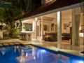 Delightfully Renovated 3 Bedroom Villa, Seminyak' ホテル詳細