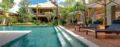 Family retreat 10 BR villa by the beach, Seminyak ホテル詳細