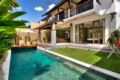 Kumpi, Luxury 3 Bedroom Villa 1, Seminyak ホテル詳細