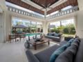 Magnificent 6 Bedroom Villa, Central Seminyak ホテル詳細