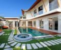 Spacious Luxury 3 Bedroom Villa, Central Seminyak ホテル詳細