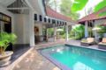 Very Spacious Modern Private 4 Bed Villa, Seminyak ホテル詳細