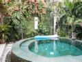 Wonderland, 2 Bed designer Villa, central Seminyak ホテル詳細