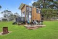 Big Tiny Paperbark II Tiny House, Mowbray Park ホテル詳細