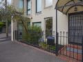 Boutique Stays - Central Park, South Melbourne Townhouse ホテル詳細