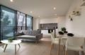 Brand new stylish apt at heart of South Melbourne ホテル詳細