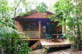 Crater Lakes Rainforest Cottages ホテル詳細