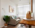 Experience Inner City Living in Stylish Apartment ホテル詳細