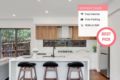 Holiday Style 3 BED Townhouse Mins to Shops VVS005 ホテル詳細