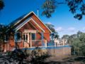 Lorne Bush House Cottage & Eco Retreats ホテル詳細