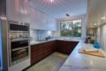 Luxury Apartment in quiet building- great area ホテル詳細