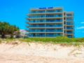 Pacific Surf Absolute Beachfront Apartments ホテル詳細