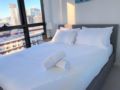 Pride Docklands Apartment with City View High Rise ホテル詳細