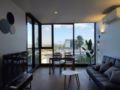 Stylish, Modern Apartment with Stunning Views ホテル詳細