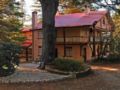 Whispering Pines Chalet & Cottages ホテル詳細