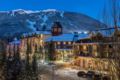 Delta Hotels by Marriott Whistler Village Suites ホテル詳細