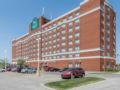Embassy Suites by Hilton Montreal Airport ホテル詳細