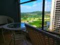 Crown Hill Golf Seaview The Resort Apartments ホテル詳細