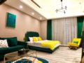 Dark green Loft 4people apartment ホテル詳細