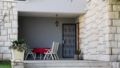 Beachside villa Stone with garden EOS-CROATIA ホテル詳細