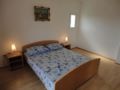 Classic two bedroom apartment in Povljana ホテル詳細