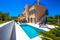 Holiday house with pool, Vila Relax ホテル詳細