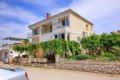 Lovely studio apartment in Lumbarda ホテル詳細