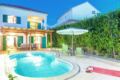 Pet friendly Villa Mare with private pool ホテル詳細