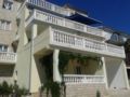 Sea view two bedroom apartment in Tisno ホテル詳細