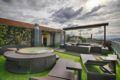 Panoramic apartment with roof terrace with Jacuzzi ホテル詳細