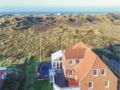 Four-Bedroom Holiday Home in Hvide Sande ホテル詳細