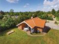 Four-Bedroom Holiday Home in Ulfborg ホテル詳細
