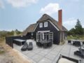 Six-Bedroom Holiday Home in Blavand ホテル詳細