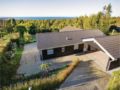 Two-Bedroom Holiday Home in Farevejle ホテル詳細