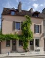 Nice apartment in Nuits St Georges Burgundy ホテル詳細