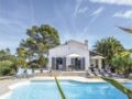 Five-Bedroom Holiday Home in Valbonne ホテル詳細