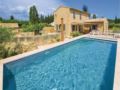 Four-Bedroom Holiday Home in Saint Hilaire D'Ozilha ホテル詳細
