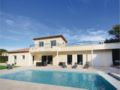 Four-Bedroom Holiday Home in Saint Raphael ホテル詳細