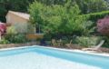 Holiday Home Eyragues Chemin De L'Arenier II ホテル詳細