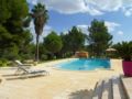 Holiday Home La Péguière ホテル詳細