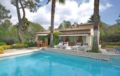 Holiday Home Roquefort les Pins 08 ホテル詳細