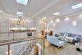 New Luxury Refurbished Flat Banane/Rue d'Antibes ホテル詳細