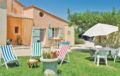 Studio Holiday Home in Caderousse ホテル詳細