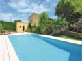 Three-Bedroom Holiday Home in Caderousse ホテル詳細