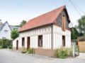 Three-Bedroom Holiday Home in Le Bourg-Dun ホテル詳細