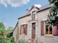 Two-Bedroom Holiday Home in Josselin ホテル詳細